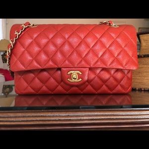❌SOLD❌ Pearly red caviar Chanel M/L classic flap GHW